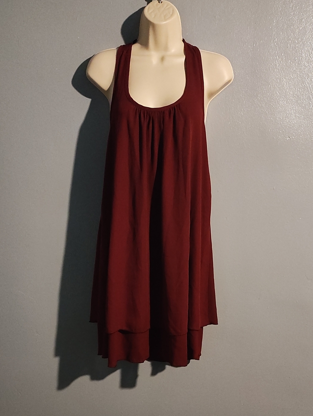 Pixie + Ivy Sleeveless Flowy Scoop Neck Dress in Deep Burgundy